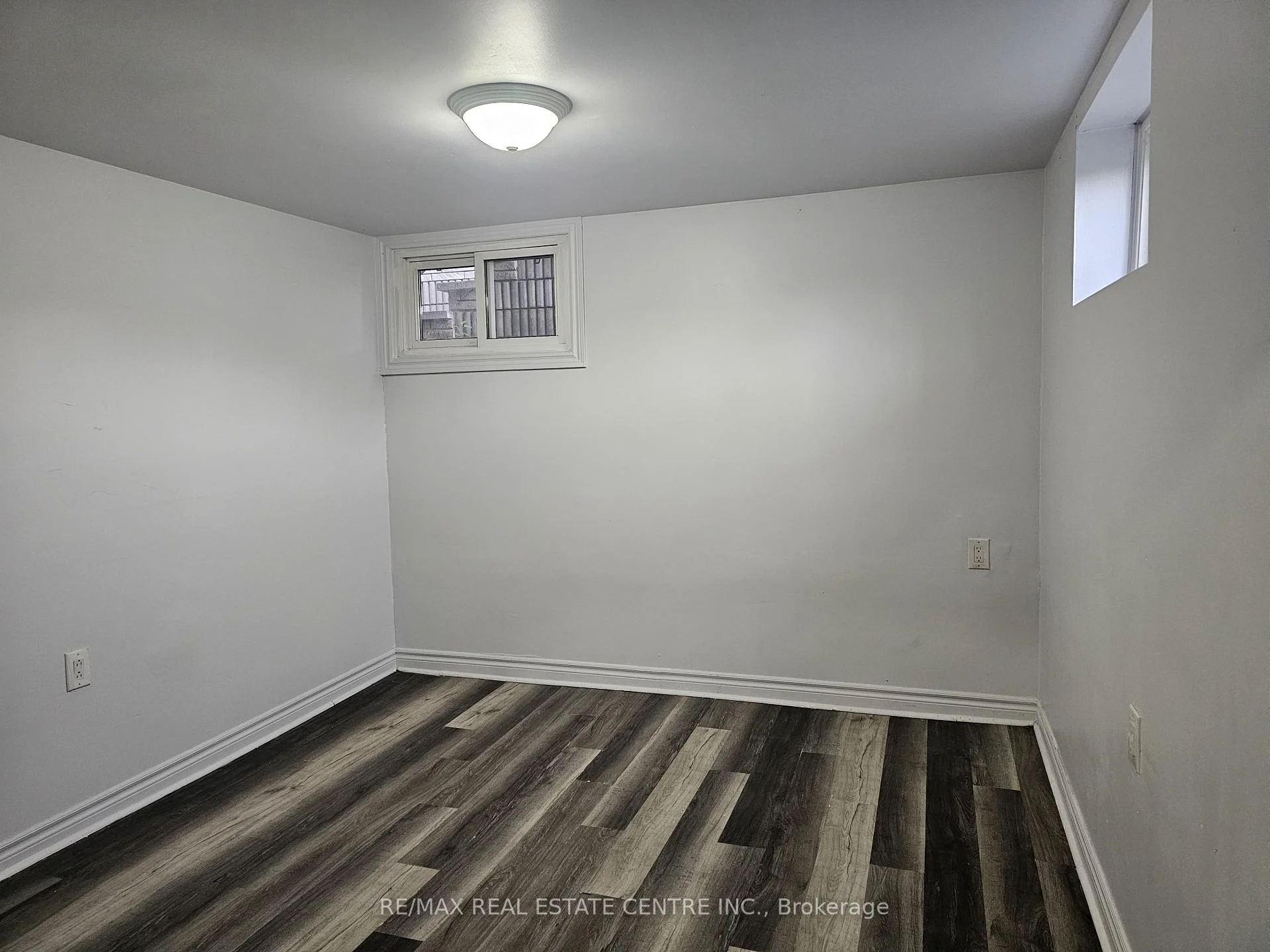 Photo 16 of Unit Bsmt, 49 Selkirk Avenue, Hamilton, Normanhurst — HOMEH