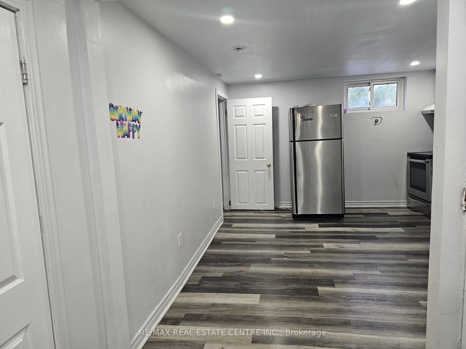 Photo 17 of Unit Bsmt, 49 Selkirk Avenue, Hamilton, Normanhurst — HOMEH