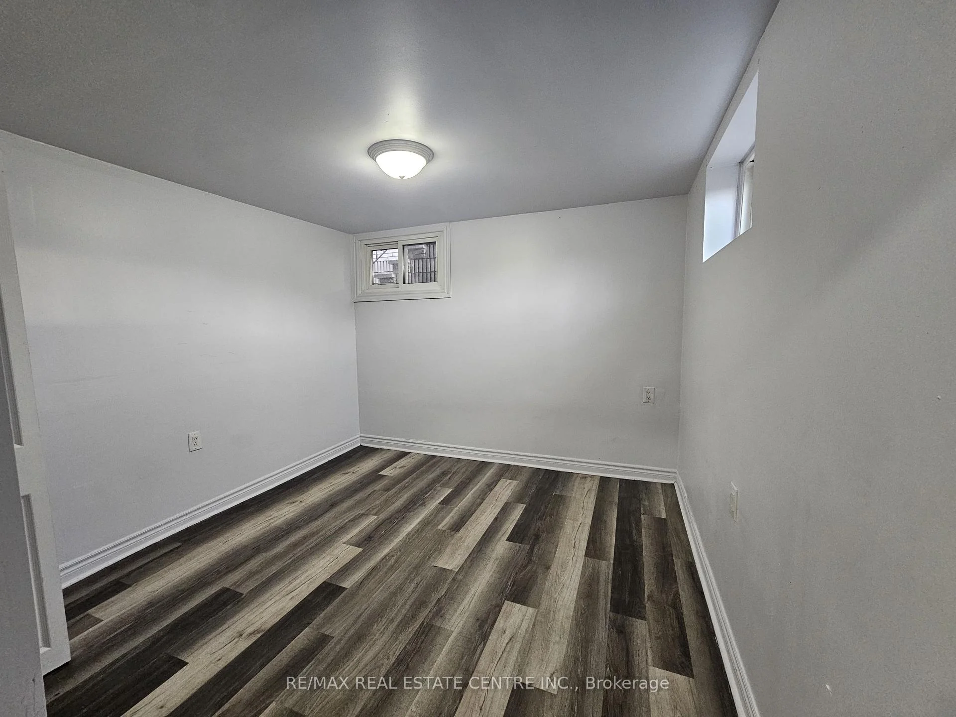 Photo 18 of Unit Bsmt, 49 Selkirk Avenue, Hamilton, Normanhurst — HOMEH