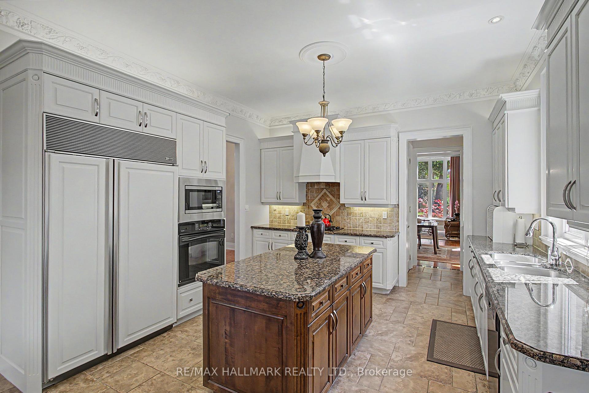 Photo 2 of 102 Duncan Road, Richmond Hill, Langstaff — HOMEH