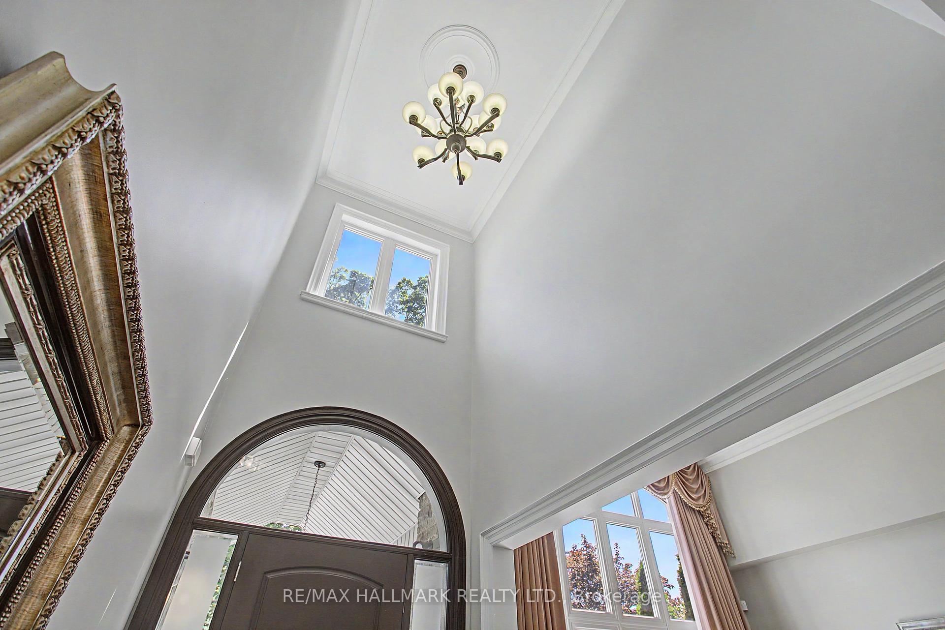 Photo 6 of 102 Duncan Road, Richmond Hill, Langstaff — HOMEH