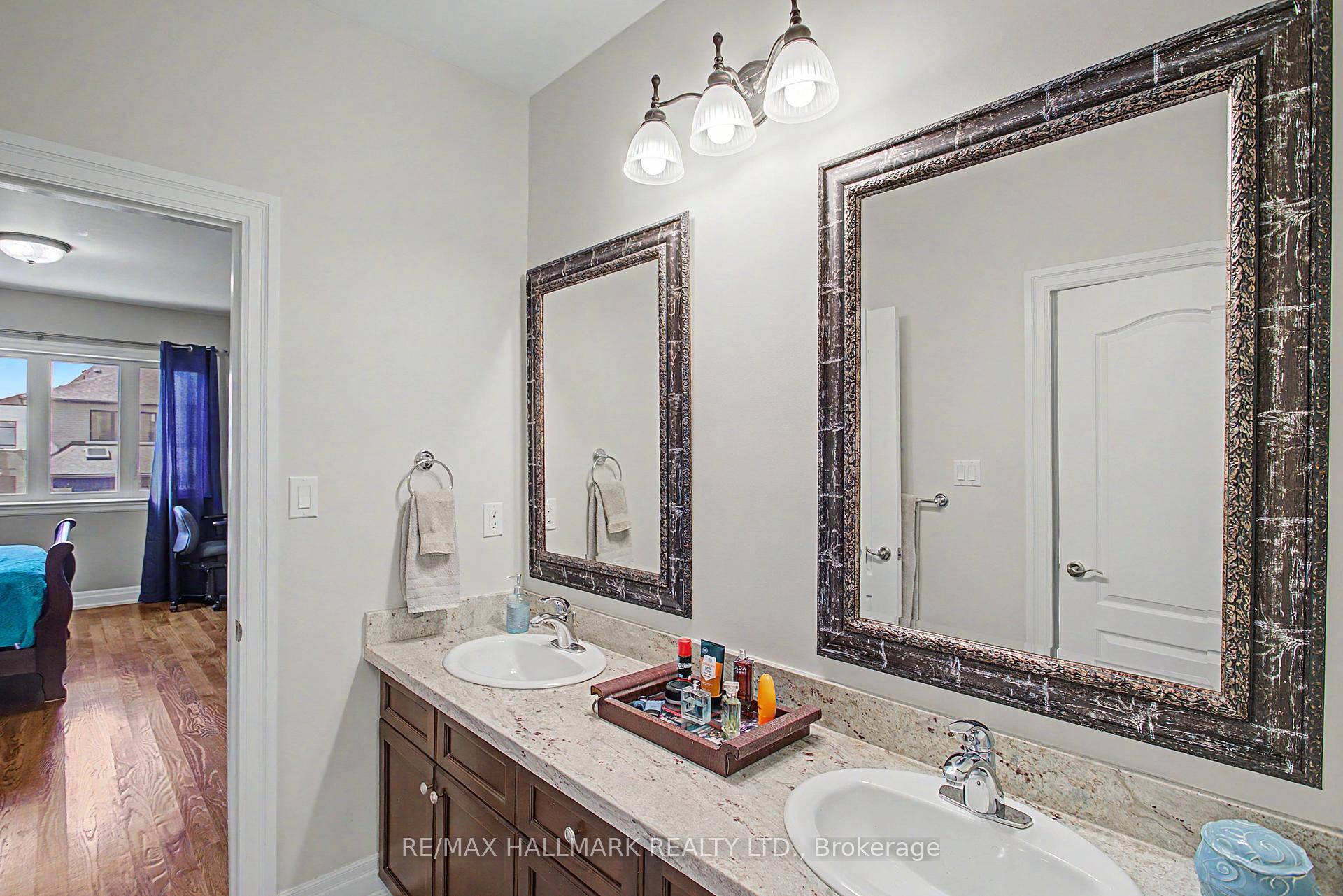 Photo 32 of 102 Duncan Road, Richmond Hill, Langstaff — HOMEH