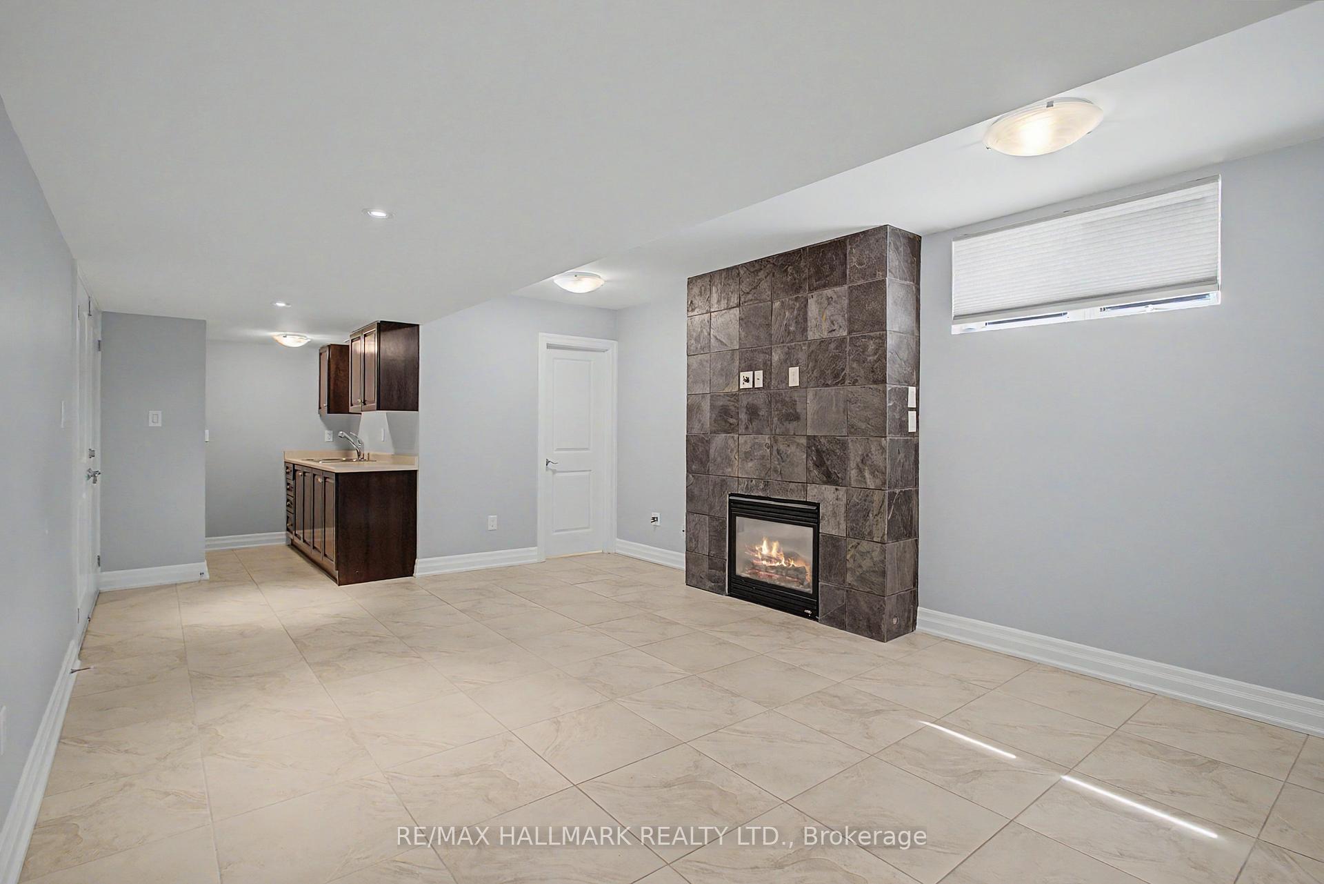 Photo 36 of 102 Duncan Road, Richmond Hill, Langstaff — HOMEH