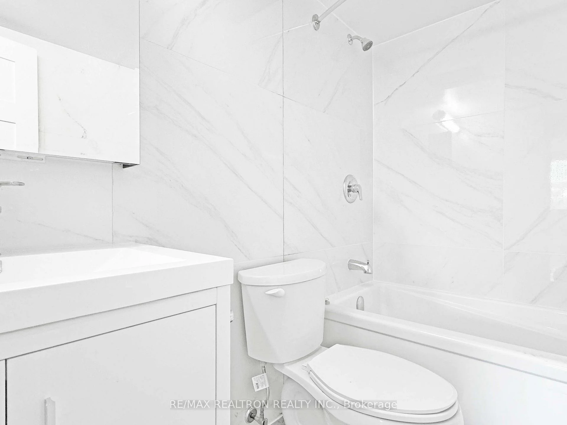 Photo 23 of Unit 1602, 9 Deer Park Crescent, Toronto, Yonge-St. Clair — HOMEH