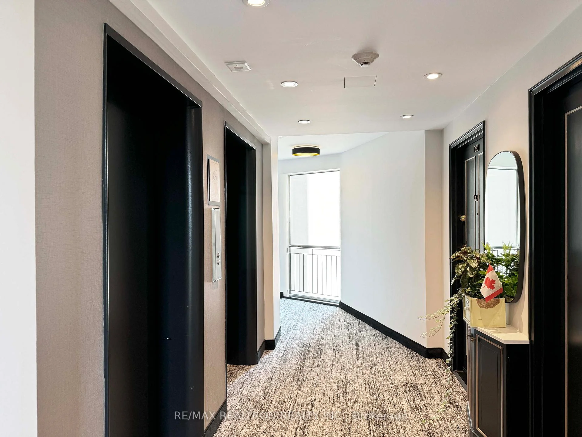 Photo 27 of Unit 1602, 9 Deer Park Crescent, Toronto, Yonge-St. Clair — HOMEH