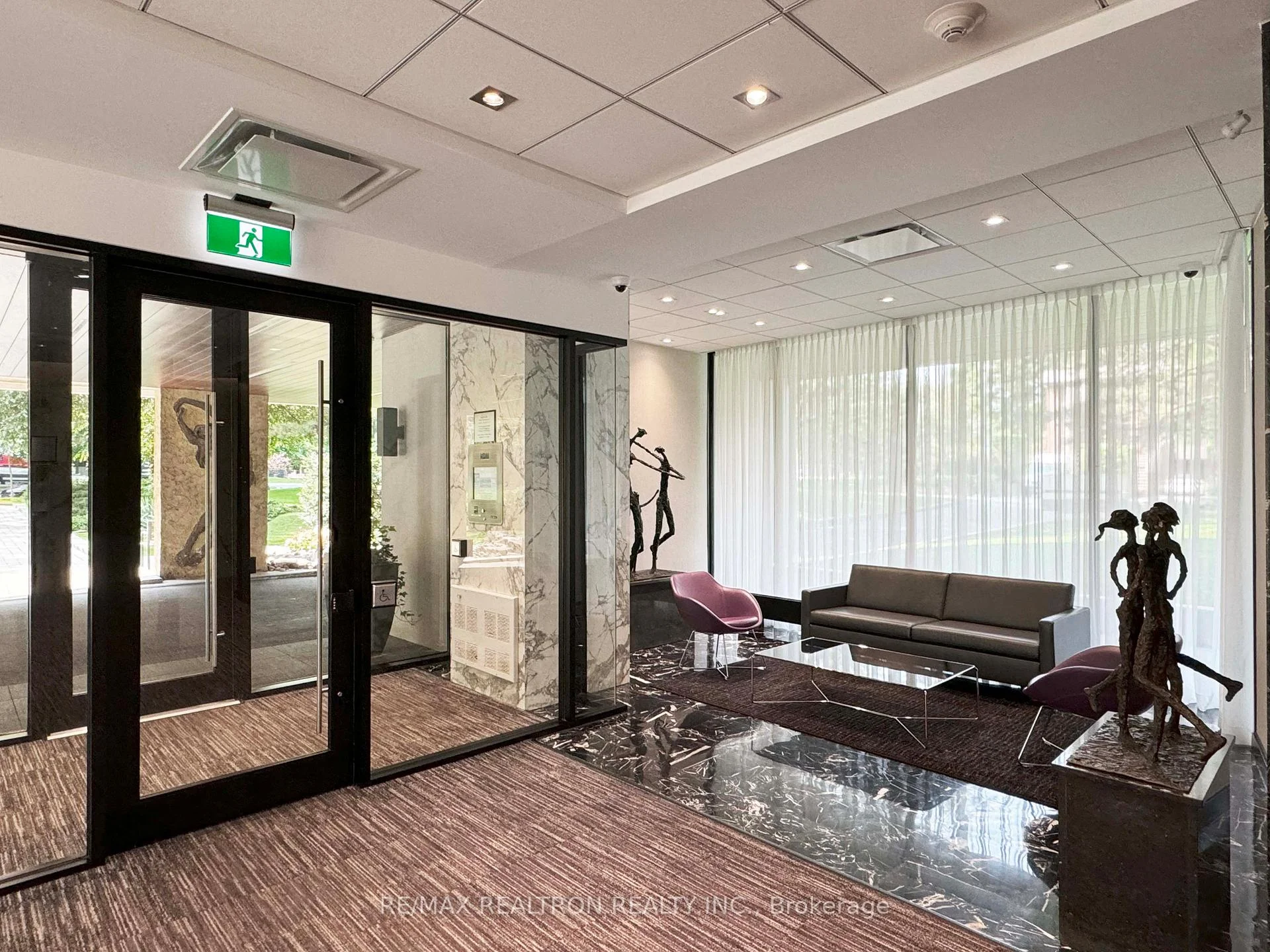 Photo 29 of Unit 1602, 9 Deer Park Crescent, Toronto, Yonge-St. Clair — HOMEH