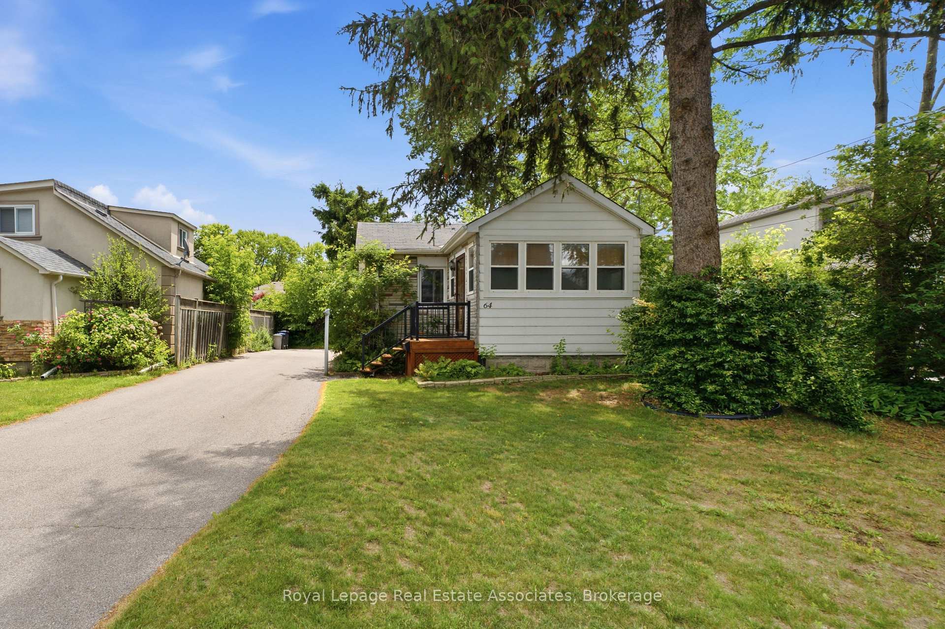 Photo 3 of 64 Eaglewood Boulevard, Mississauga, Mineola — HOMEH