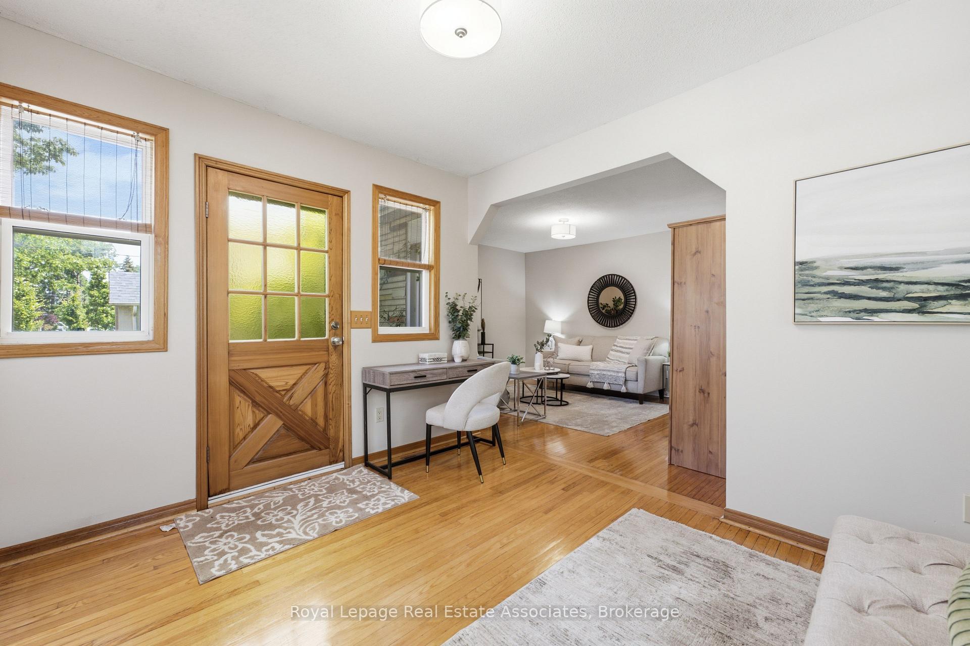 Photo 5 of 64 Eaglewood Boulevard, Mississauga, Mineola — HOMEH