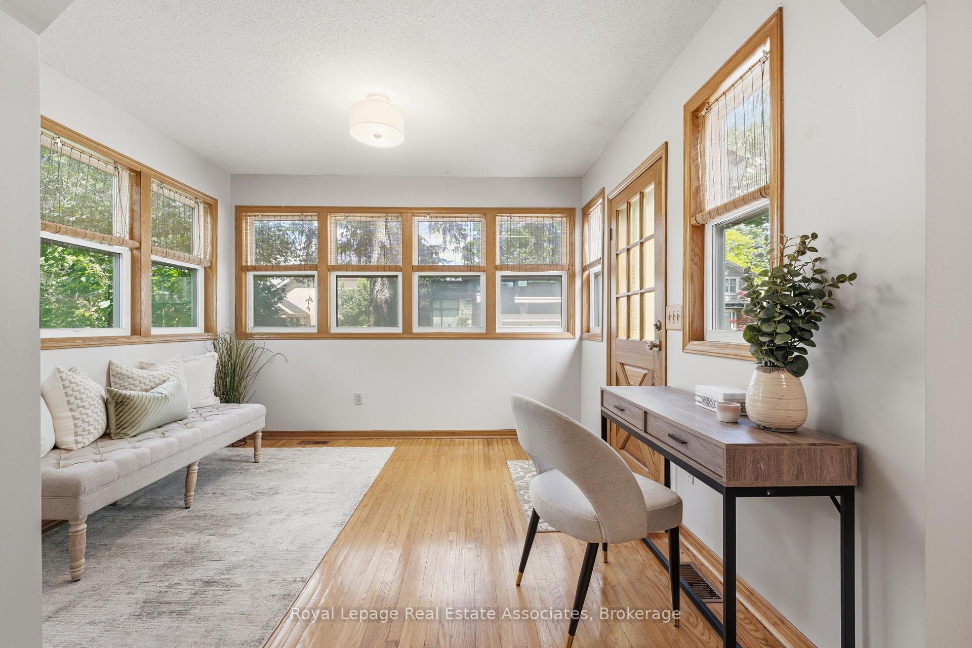 Photo 6 of 64 Eaglewood Boulevard, Mississauga, Mineola — HOMEH