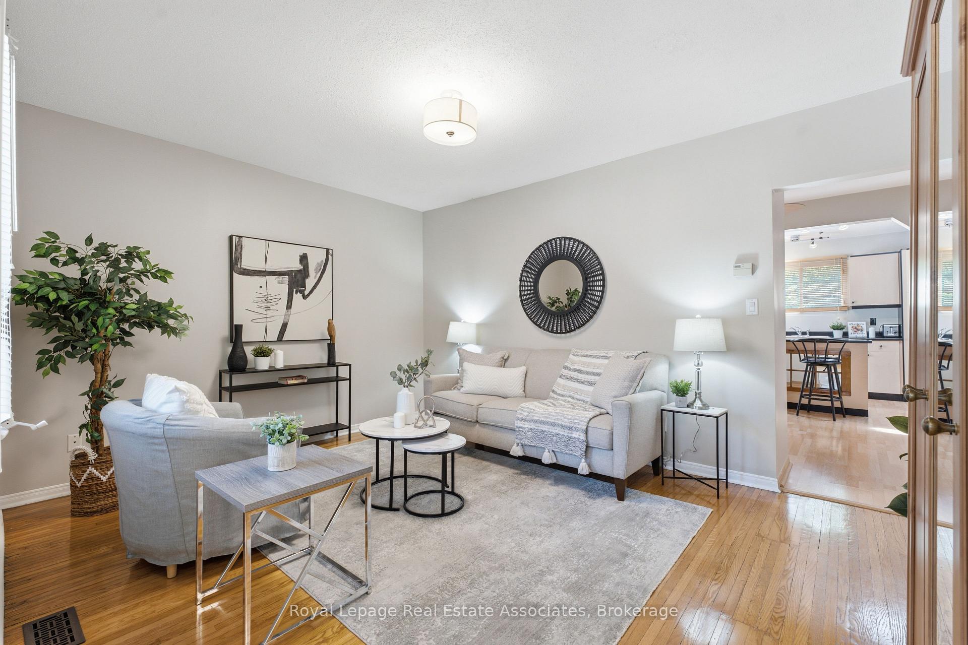 Photo 7 of 64 Eaglewood Boulevard, Mississauga, Mineola — HOMEH