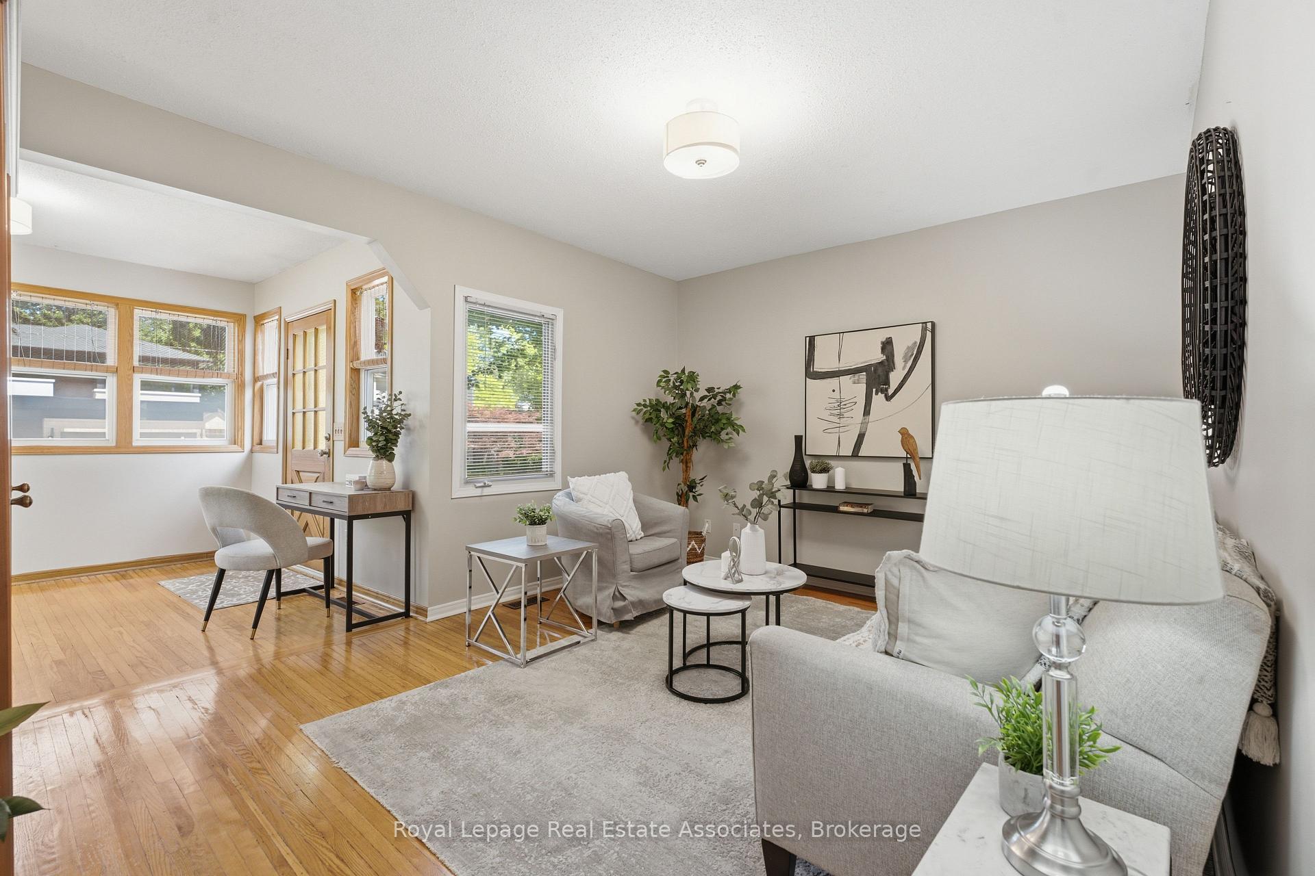 Photo 8 of 64 Eaglewood Boulevard, Mississauga, Mineola — HOMEH