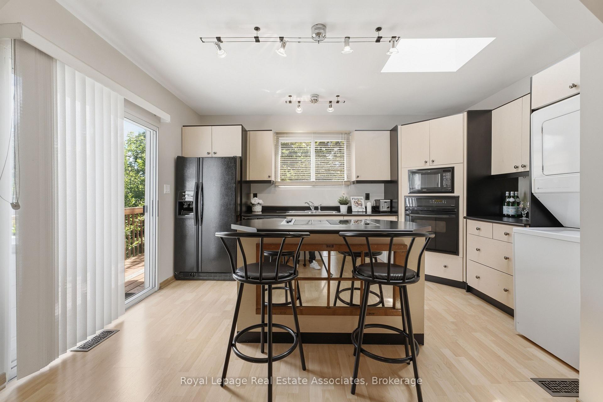 Photo 12 of 64 Eaglewood Boulevard, Mississauga, Mineola — HOMEH