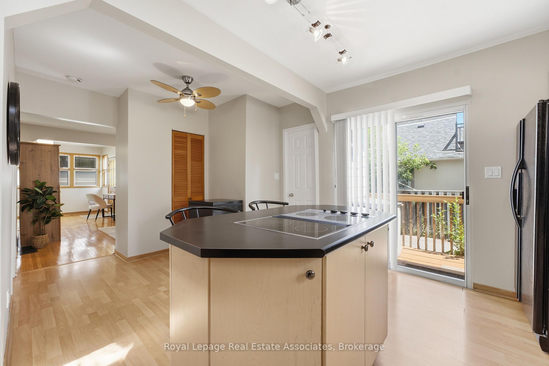 Photo 17 of 64 Eaglewood Boulevard, Mississauga, Mineola — HOMEH