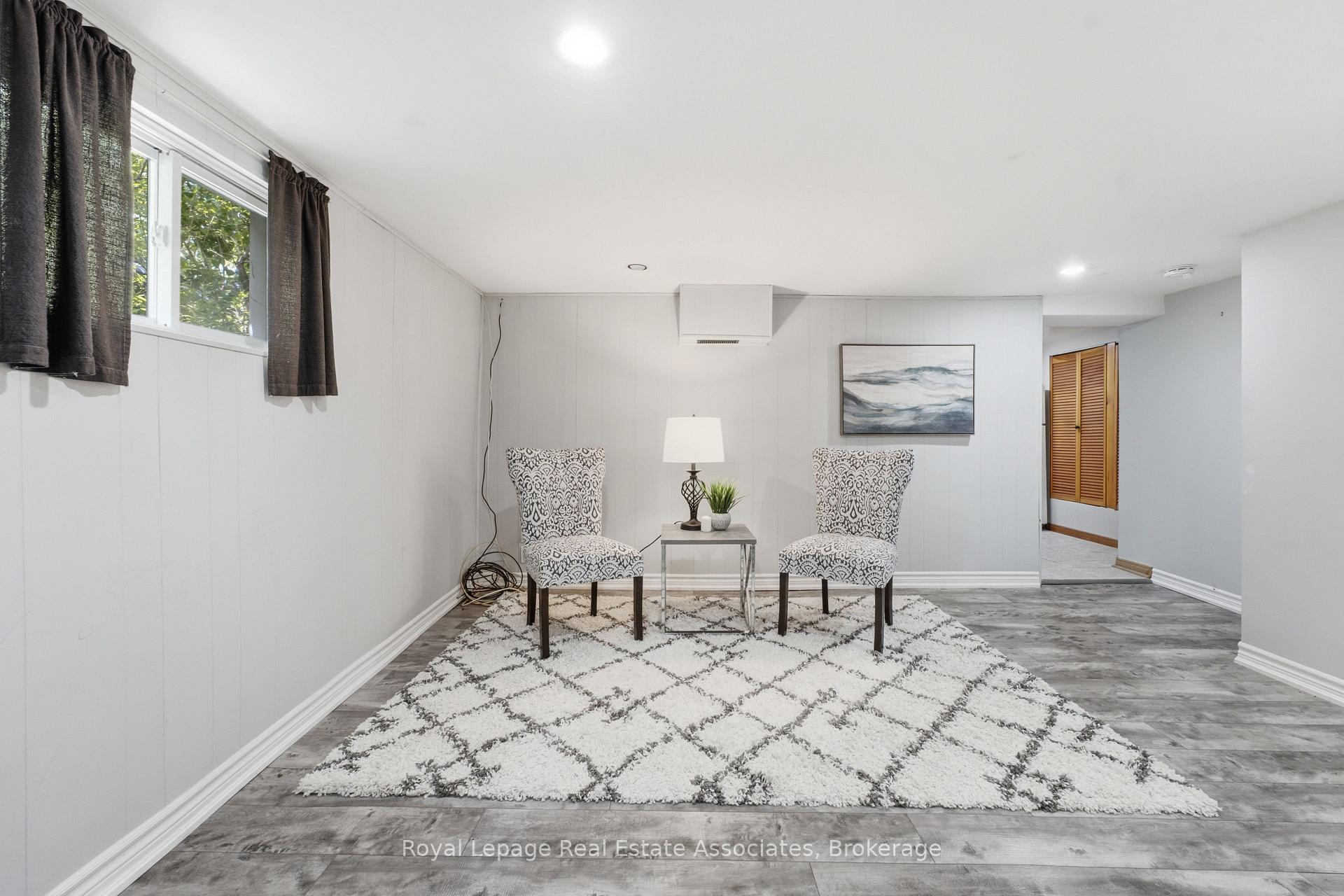 Photo 23 of 64 Eaglewood Boulevard, Mississauga, Mineola — HOMEH