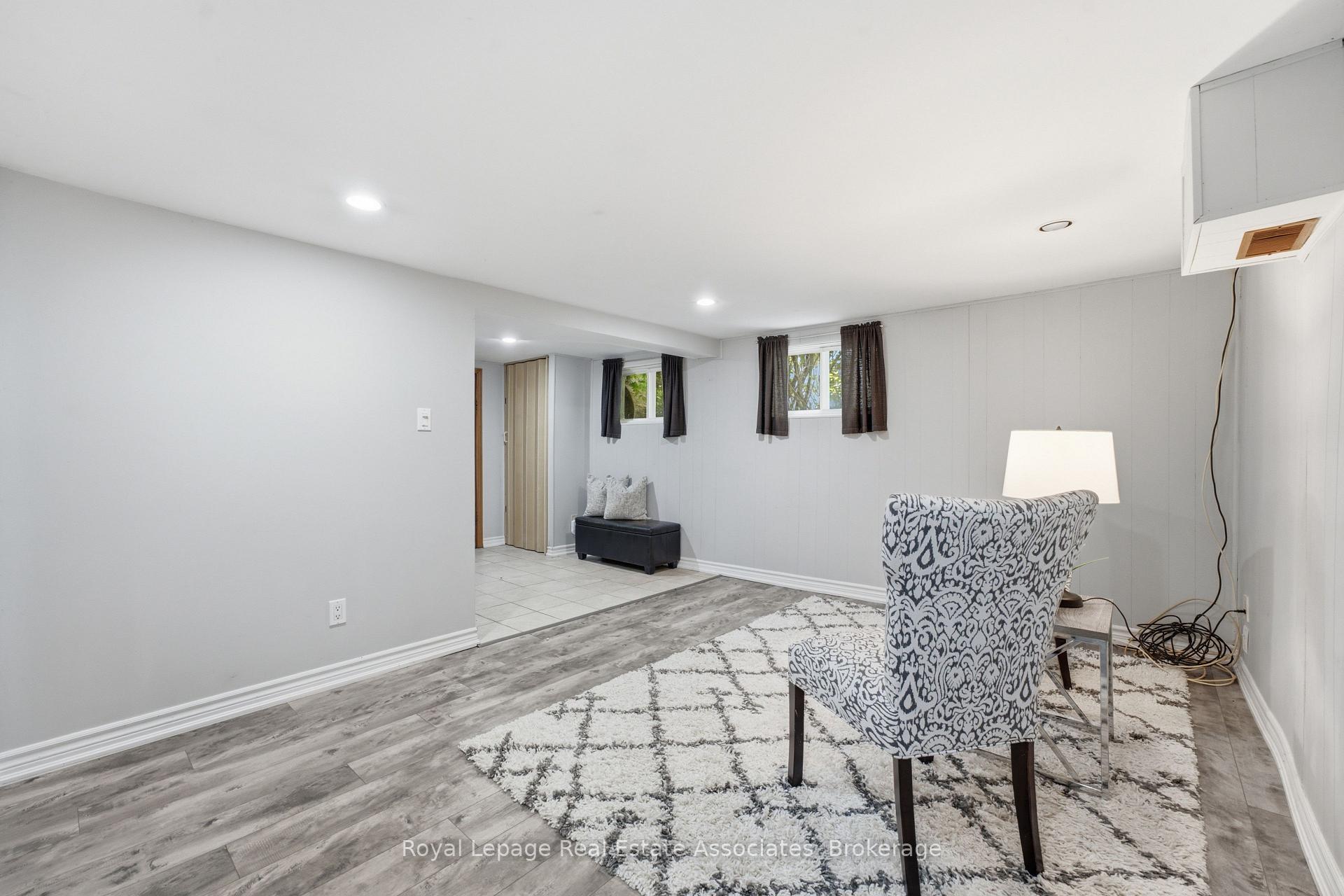 Photo 25 of 64 Eaglewood Boulevard, Mississauga, Mineola — HOMEH