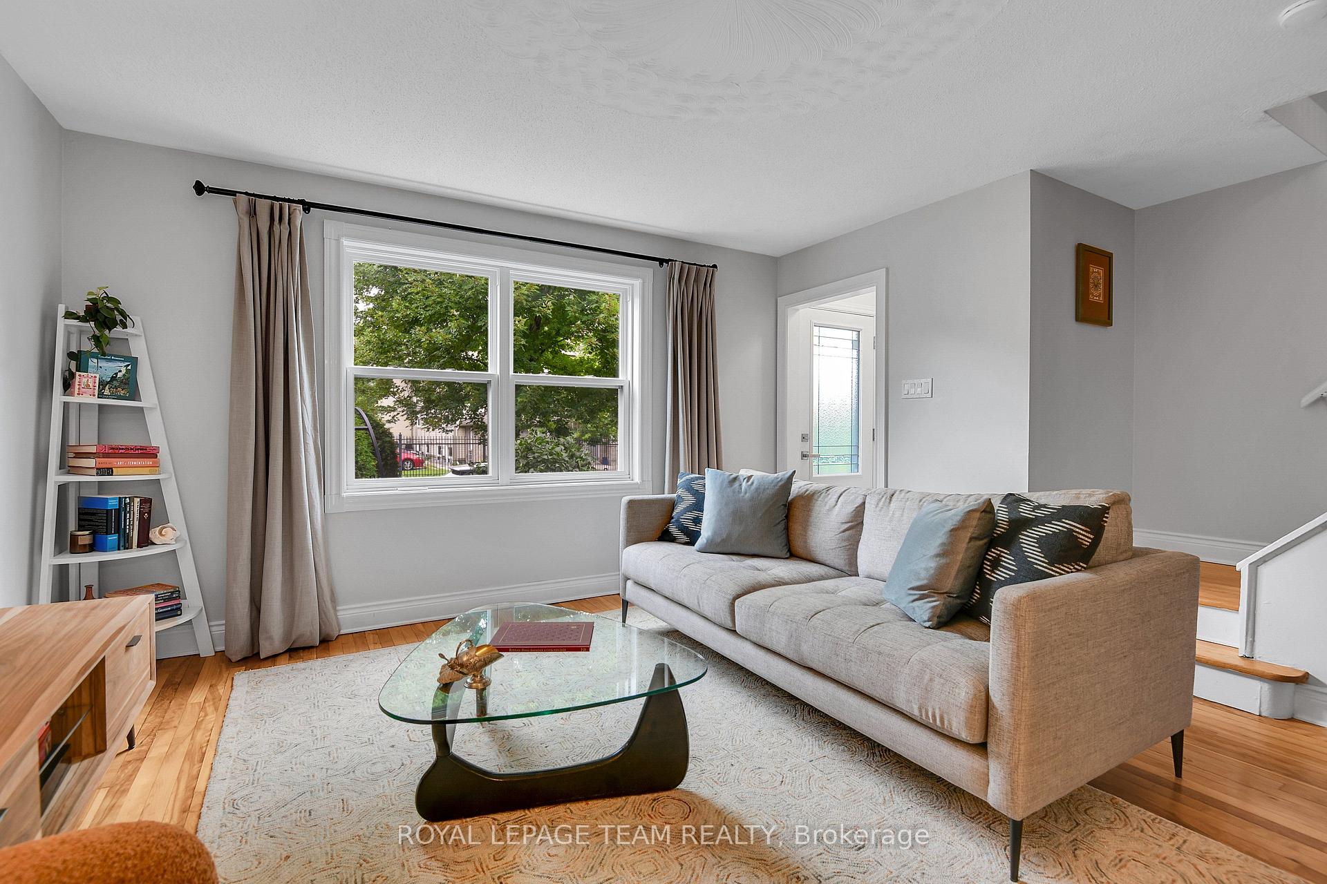 Photo 6 of 1248 Summerville Avenue, Ottawa, Carlington — HOMEH