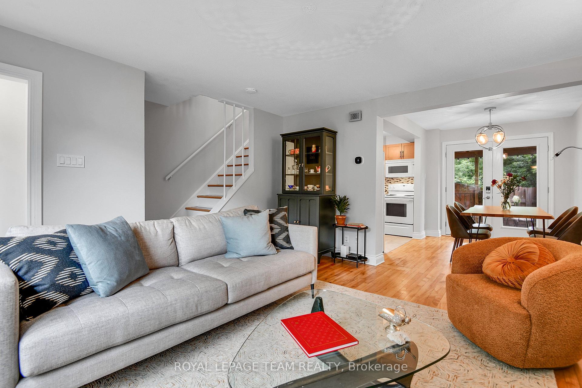 Photo 8 of 1248 Summerville Avenue, Ottawa, Carlington — HOMEH