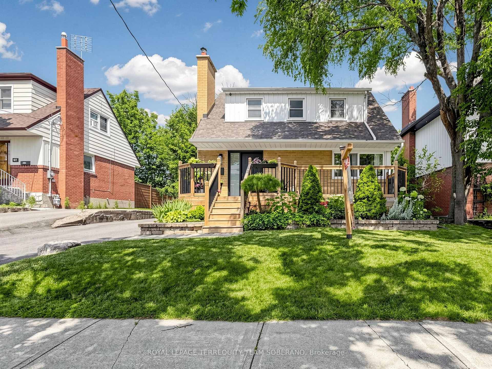 Photo 1 of 64 Clearbrooke Circle, Etobicoke, Rexdale-Kipling — HOMEH