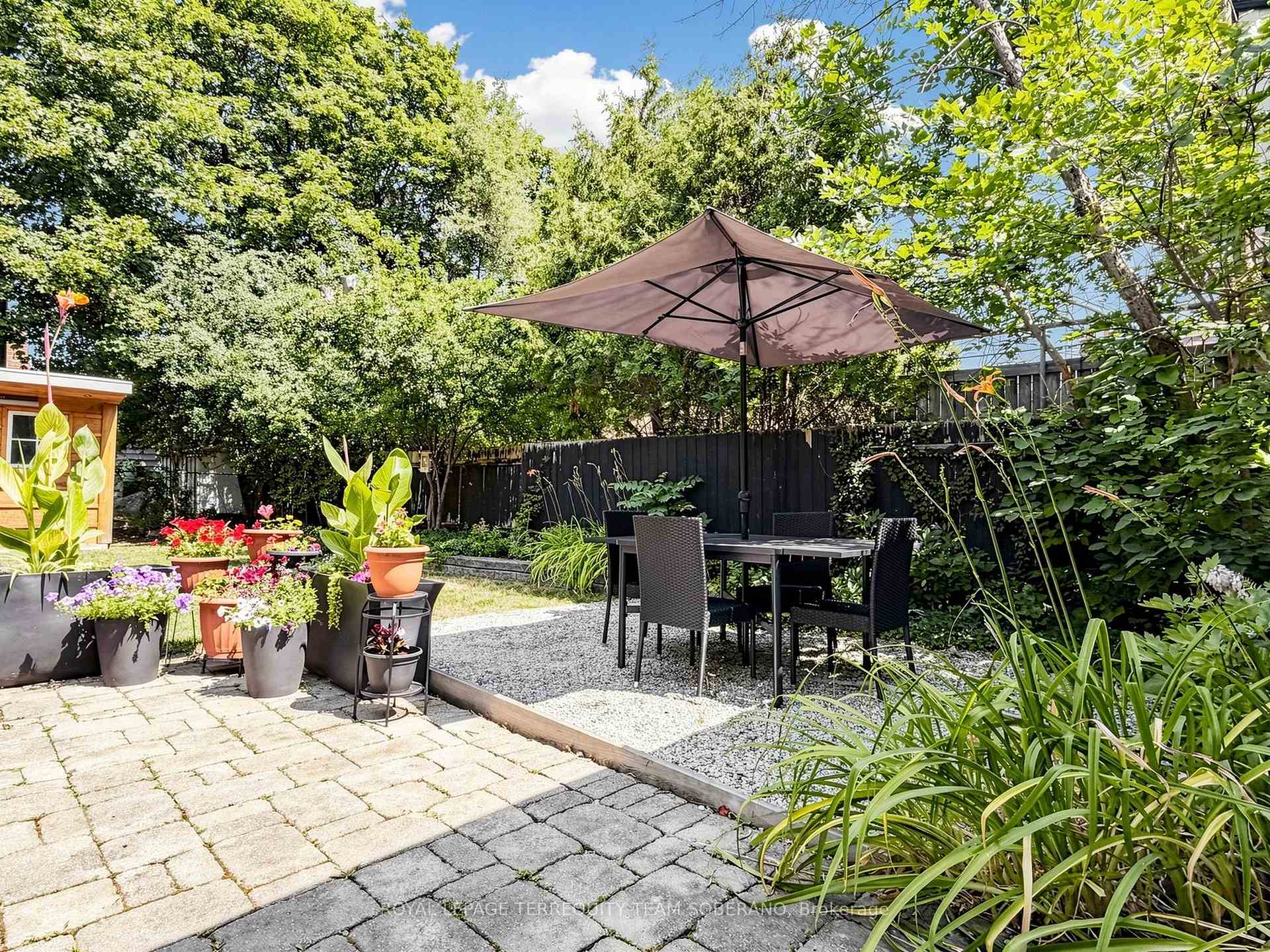 Photo 36 of 64 Clearbrooke Circle, Etobicoke, Rexdale-Kipling — HOMEH