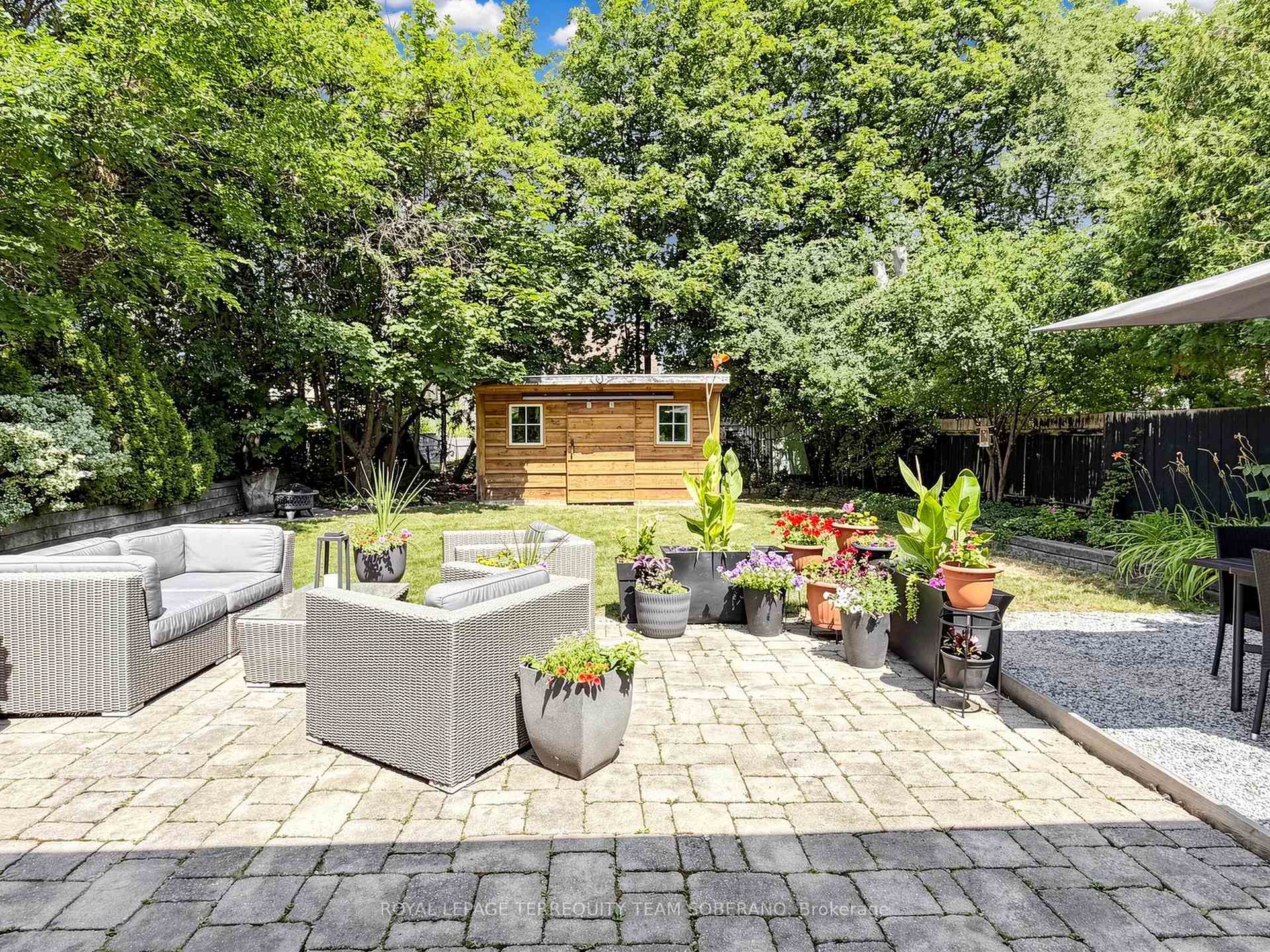 Photo 37 of 64 Clearbrooke Circle, Etobicoke, Rexdale-Kipling — HOMEH