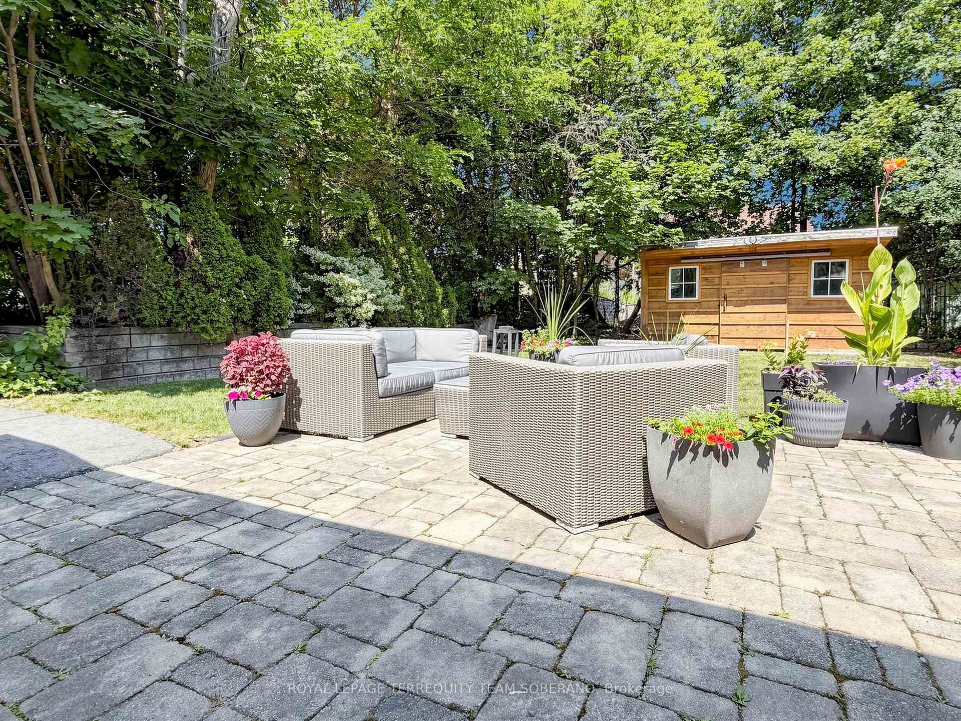 Photo 38 of 64 Clearbrooke Circle, Etobicoke, Rexdale-Kipling — HOMEH