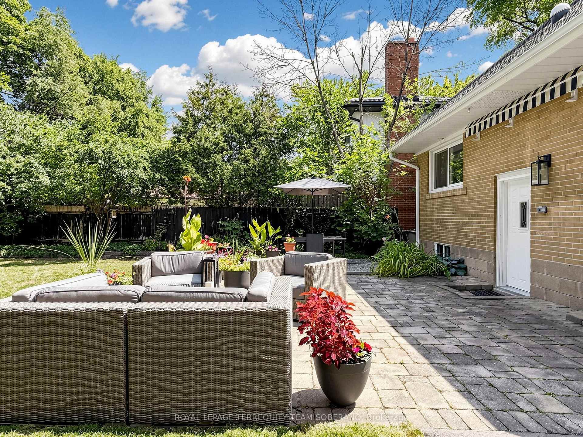 Photo 40 of 64 Clearbrooke Circle, Etobicoke, Rexdale-Kipling — HOMEH