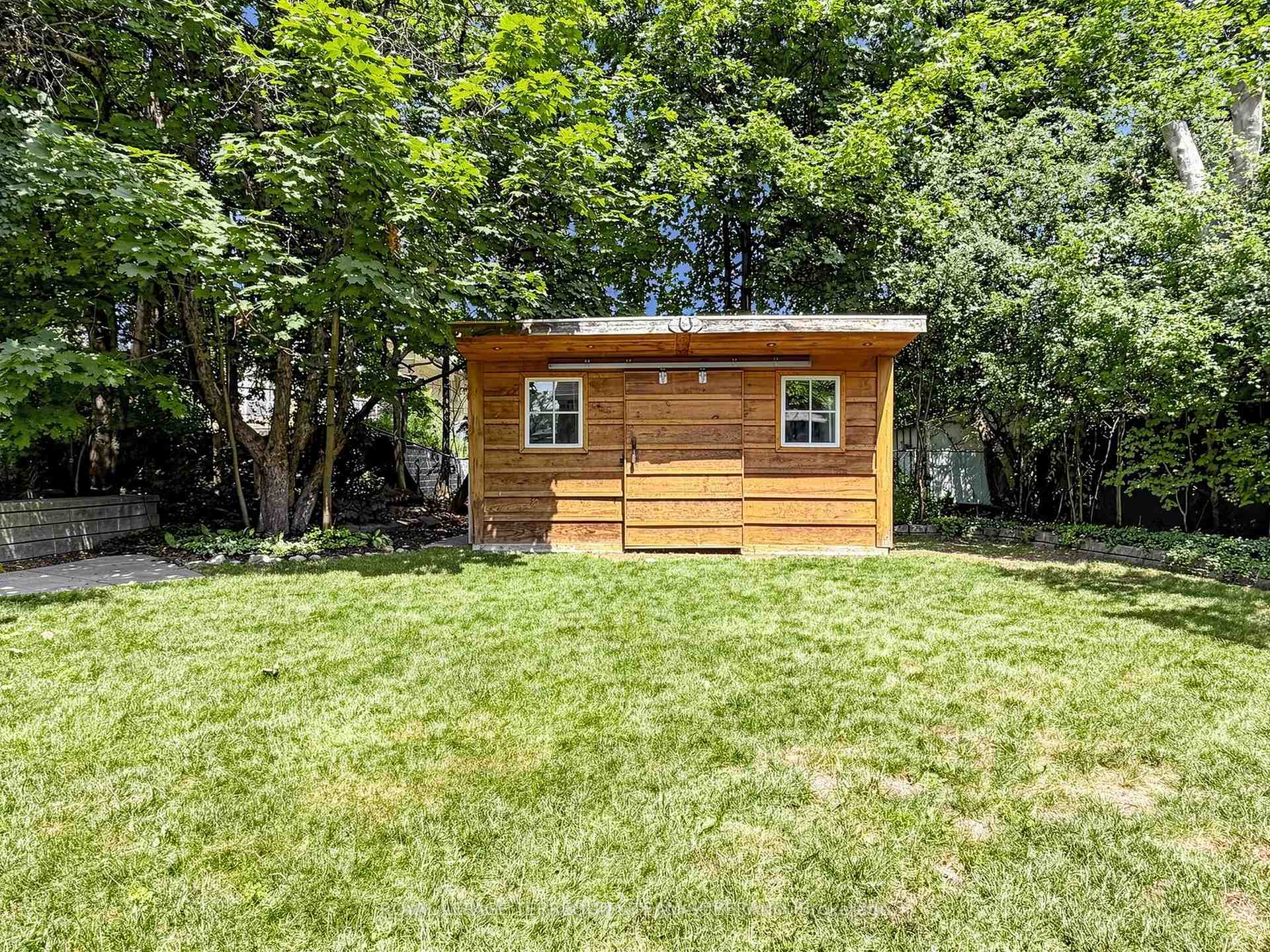 Photo 43 of 64 Clearbrooke Circle, Etobicoke, Rexdale-Kipling — HOMEH