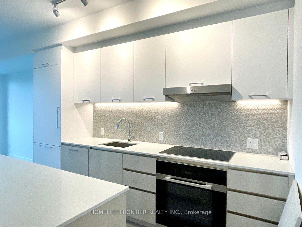 Photo 2 of Unit 415, 8188 Yonge Street, Vaughan, Uplands — HOMEH