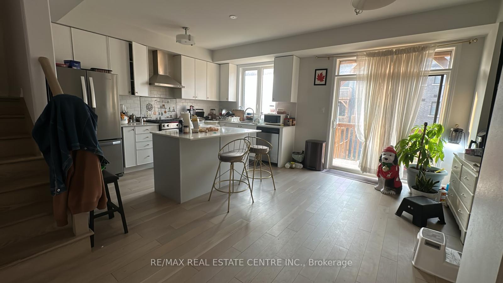 Photo 7 of 63 Douet Lane, Ajax, South East — HOMEH