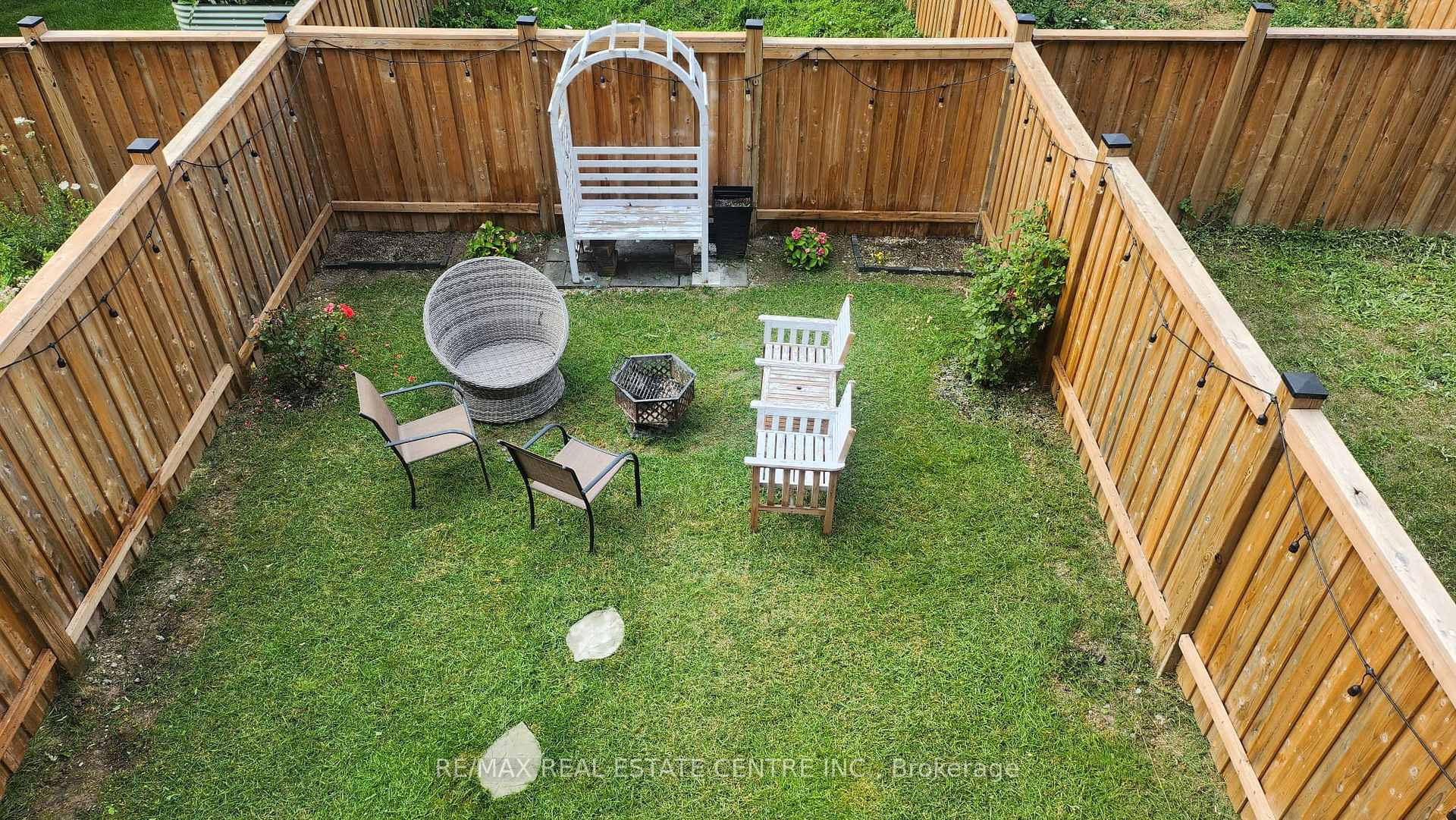 Photo 34 of 63 Douet Lane, Ajax, South East — HOMEH