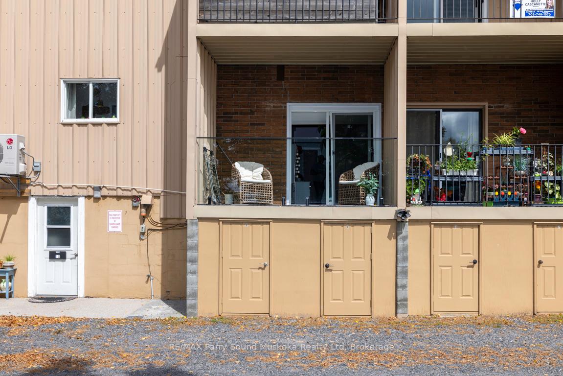 Photo 6 of Unit 4, 21 Prospect Street, Parry Sound — HOMEH