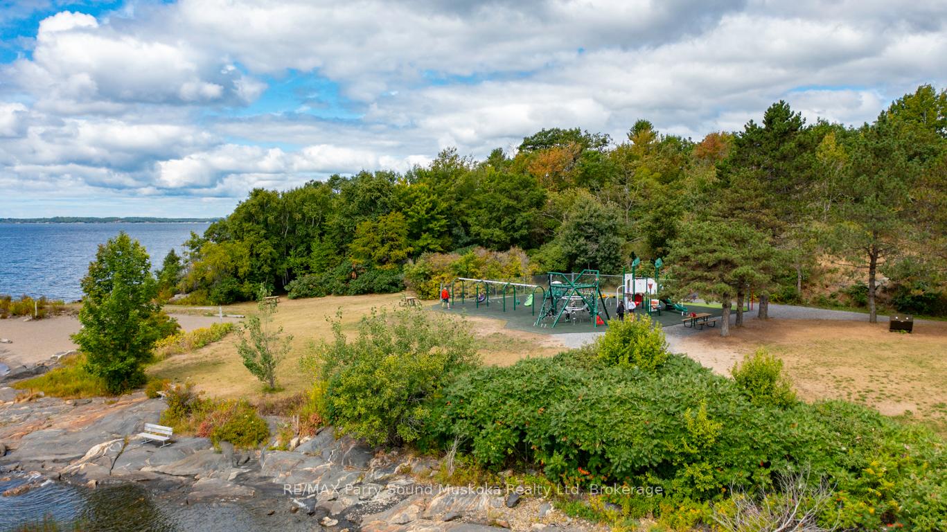 Photo 32 of Unit 4, 21 Prospect Street, Parry Sound — HOMEH