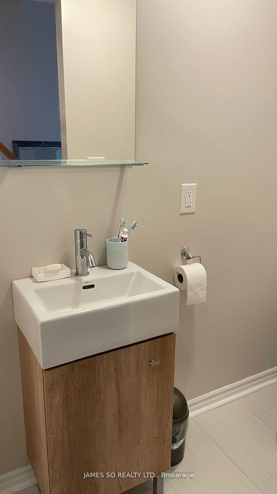 Photo 9 of Unit Lower, 73 Ashdale Avenue, Toronto, Greenwood-Coxwell — HOMEH