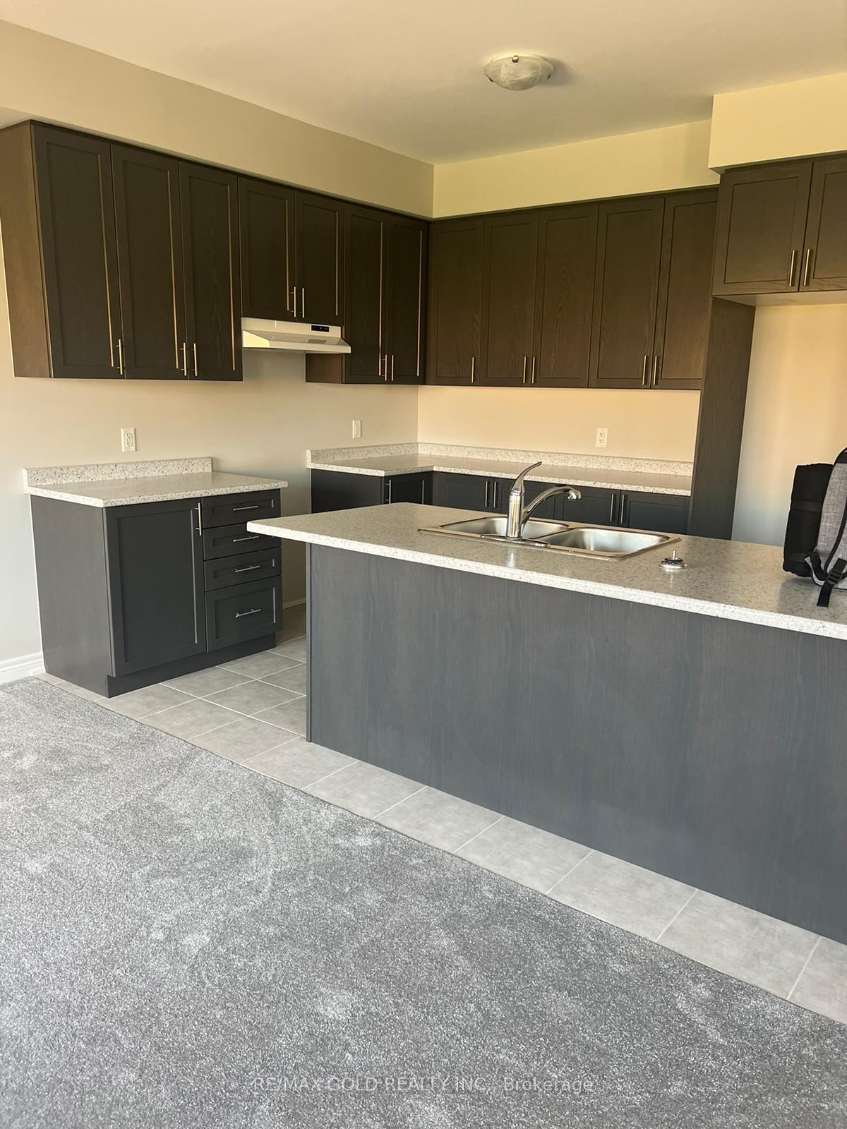 Photo 5 of 83 Pinot Crescent, Hamilton, Fruitland — HOMEH