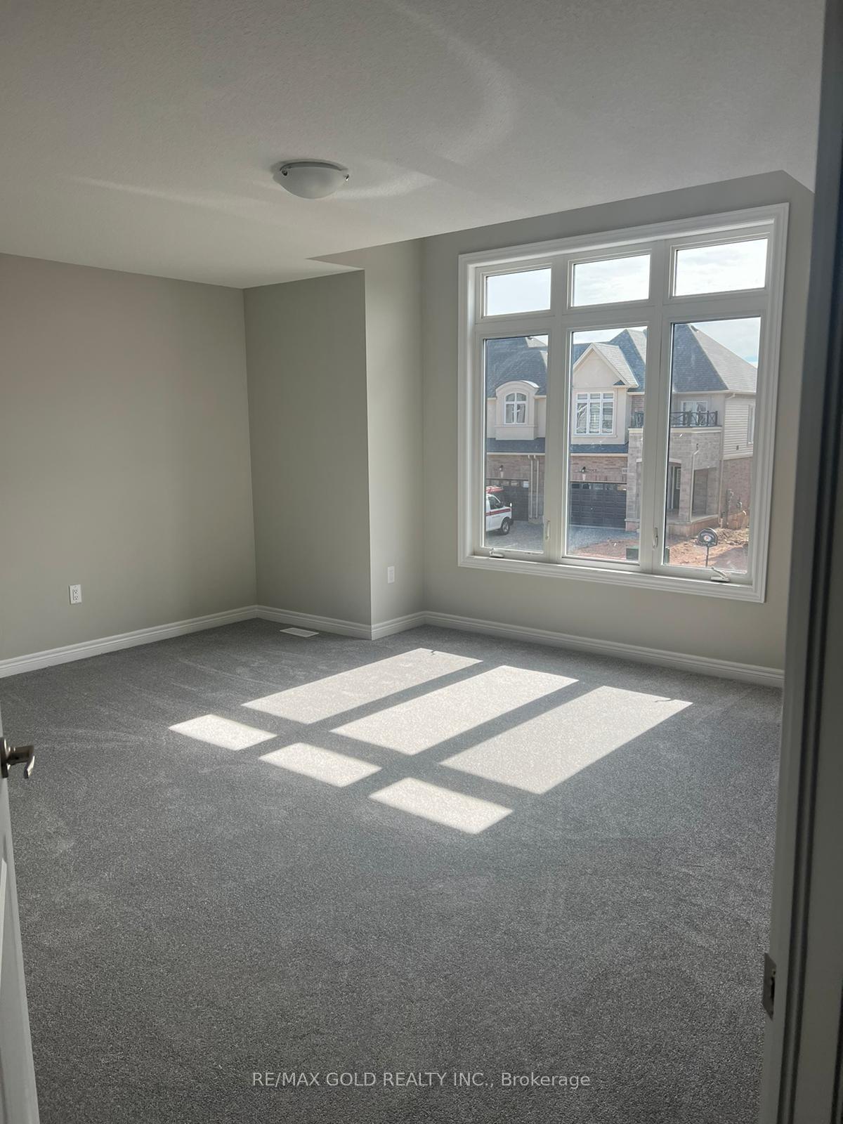 Photo 9 of 83 Pinot Crescent, Hamilton, Fruitland — HOMEH