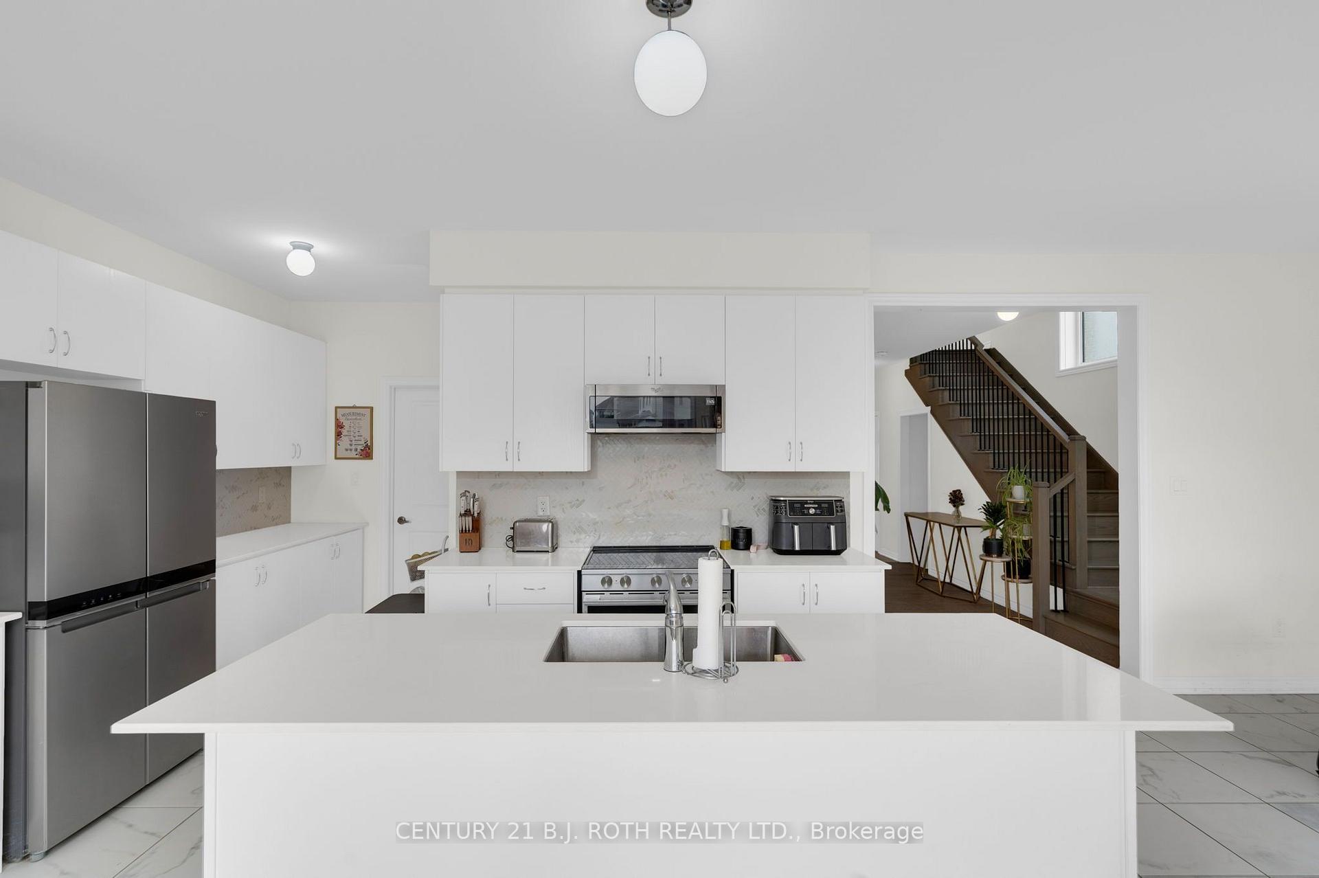 Photo 10 of 96 Nottingham Road, Barrie, Rural Barrie Southeast — HOMEH