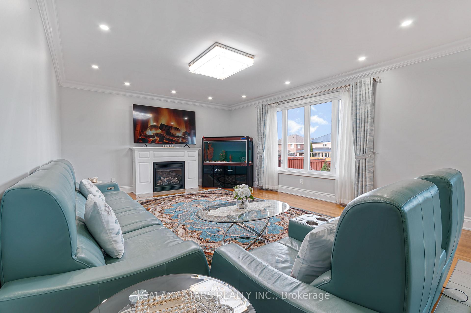 Photo 5 of 1815 Woodview Avenue, Pickering, Highbush — HOMEH