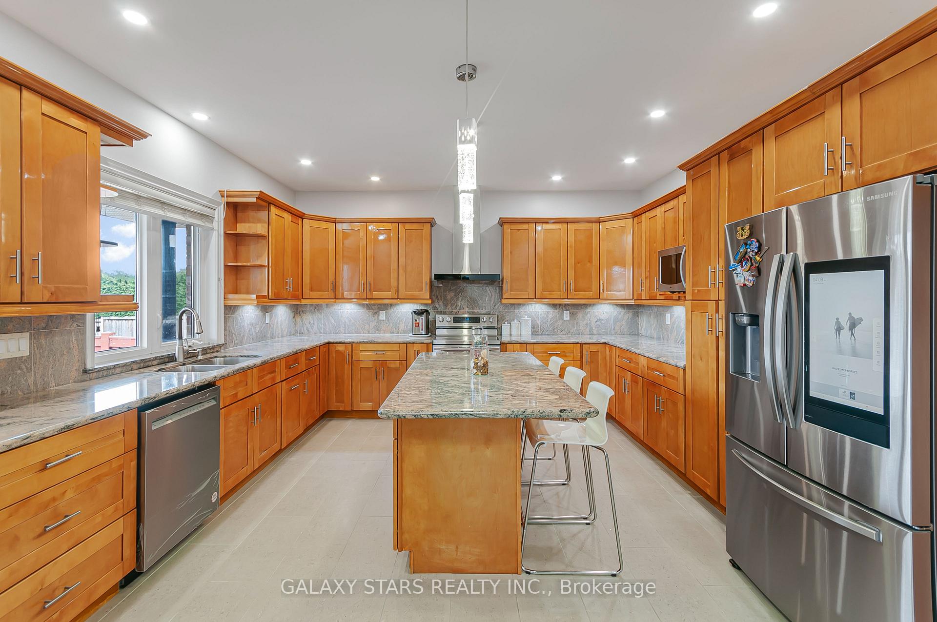 Photo 8 of 1815 Woodview Avenue, Pickering, Highbush — HOMEH