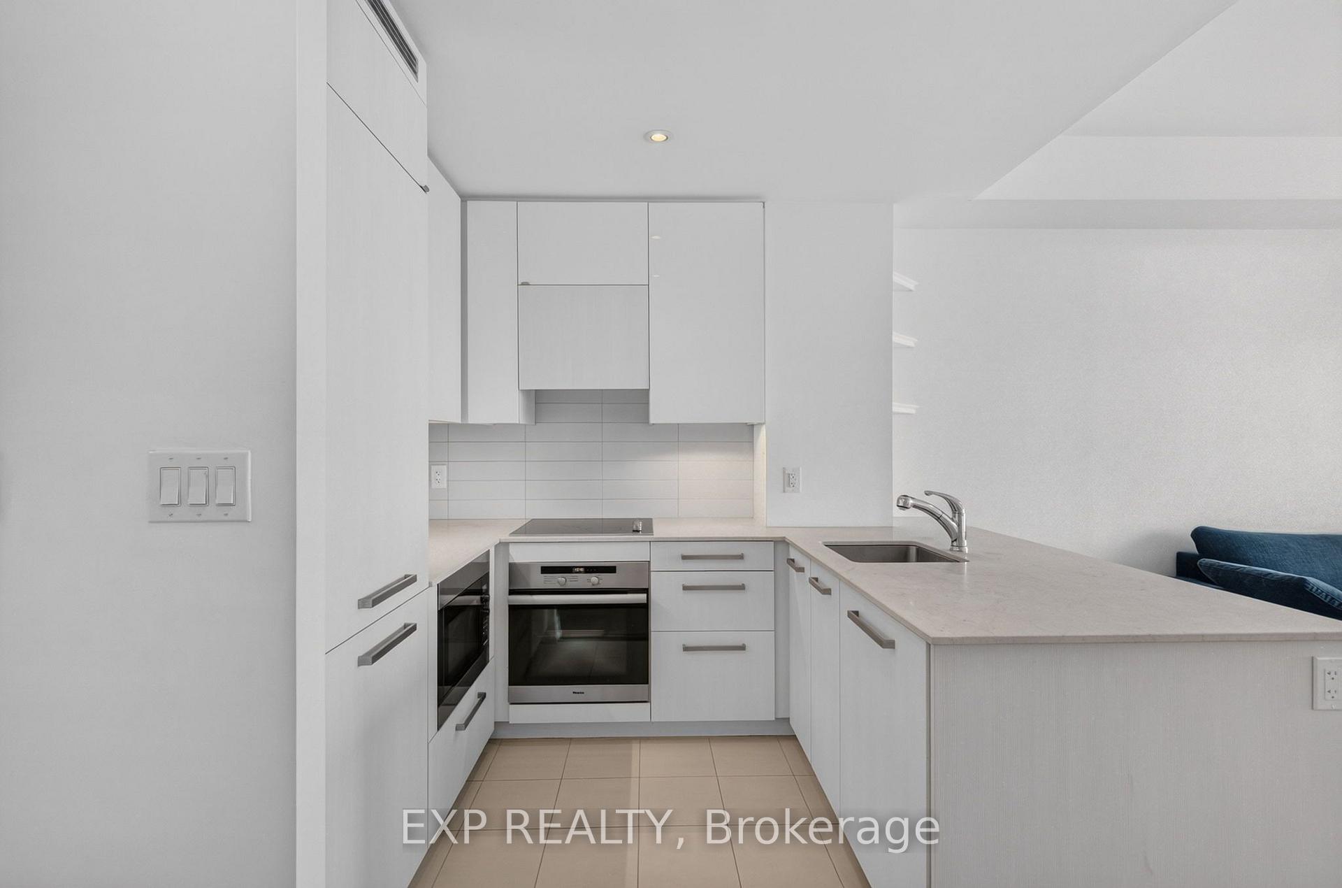 Photo 18 of Unit 3510, 8 The Esplanade, Toronto, Waterfront Communities — HOMEH