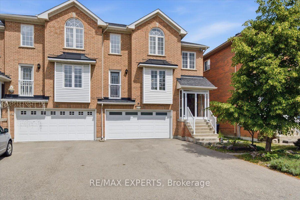 Photo 3 of 64 Knoll Haven Circle, Caledon, Bolton North — HOMEH
