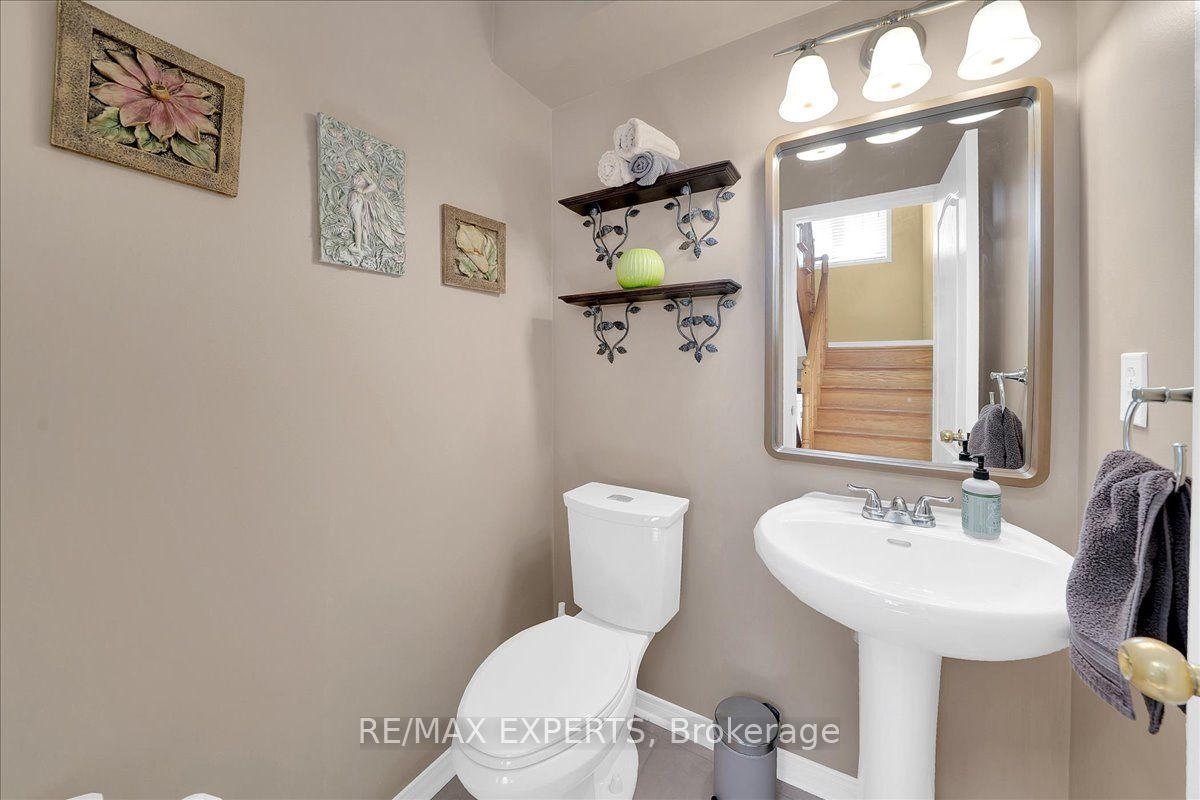 Photo 9 of 64 Knoll Haven Circle, Caledon, Bolton North — HOMEH