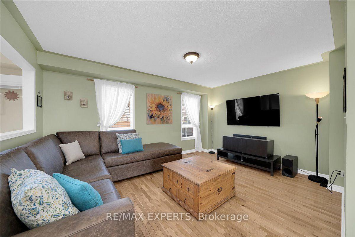 Photo 17 of 64 Knoll Haven Circle, Caledon, Bolton North — HOMEH