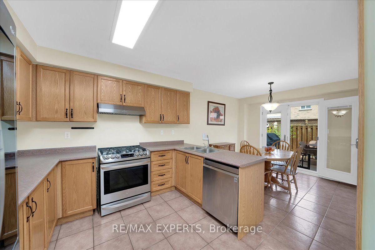 Photo 19 of 64 Knoll Haven Circle, Caledon, Bolton North — HOMEH