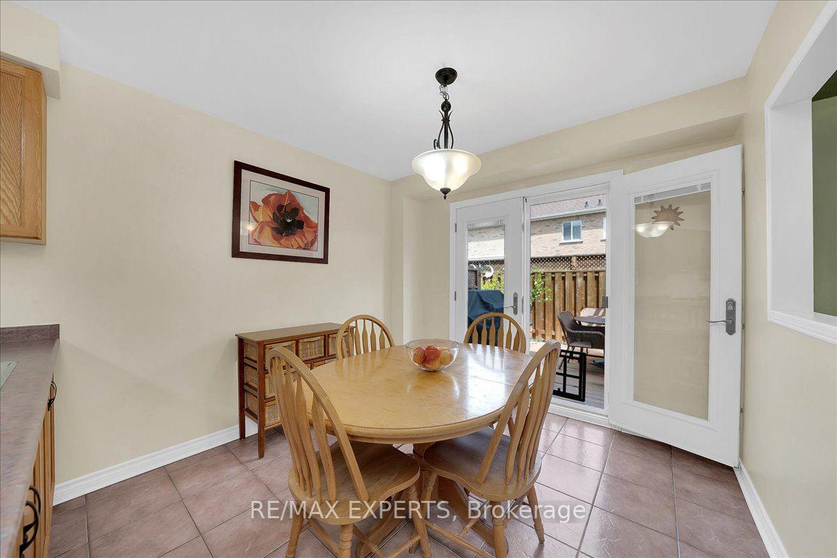 Photo 23 of 64 Knoll Haven Circle, Caledon, Bolton North — HOMEH