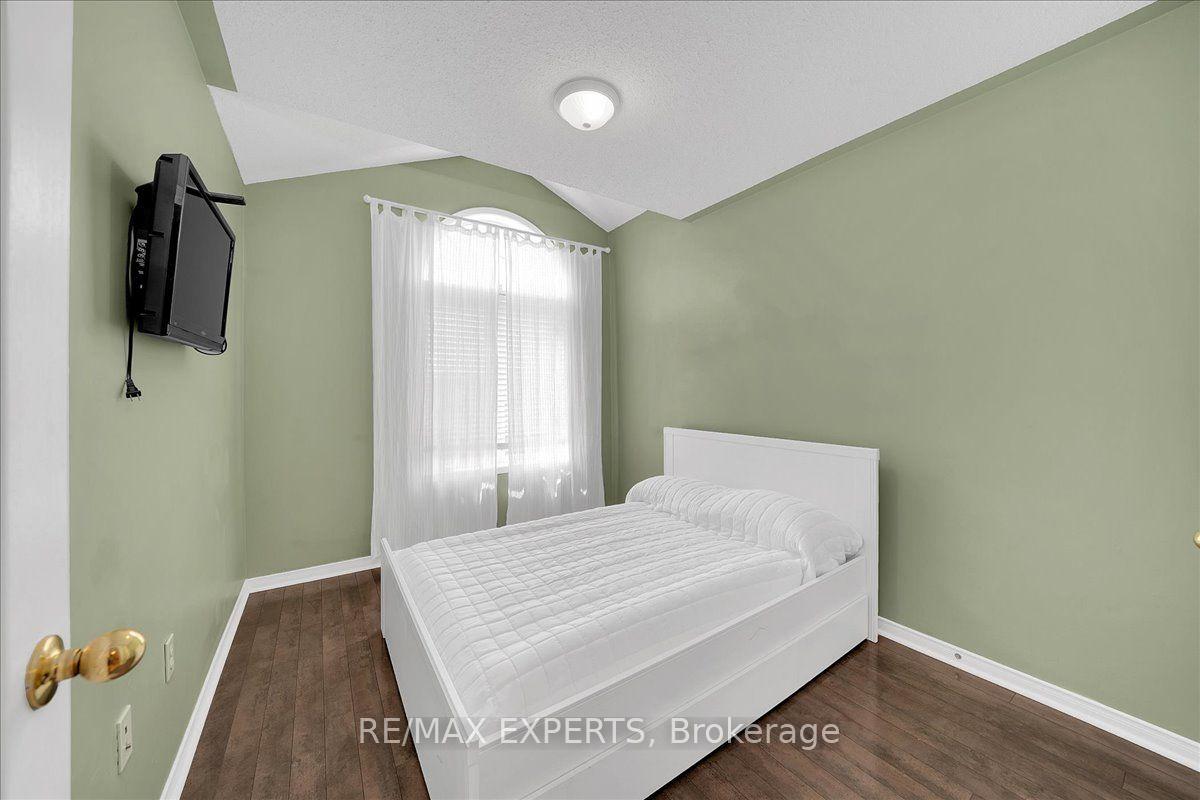 Photo 31 of 64 Knoll Haven Circle, Caledon, Bolton North — HOMEH