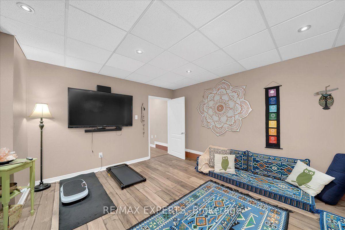 Photo 37 of 64 Knoll Haven Circle, Caledon, Bolton North — HOMEH