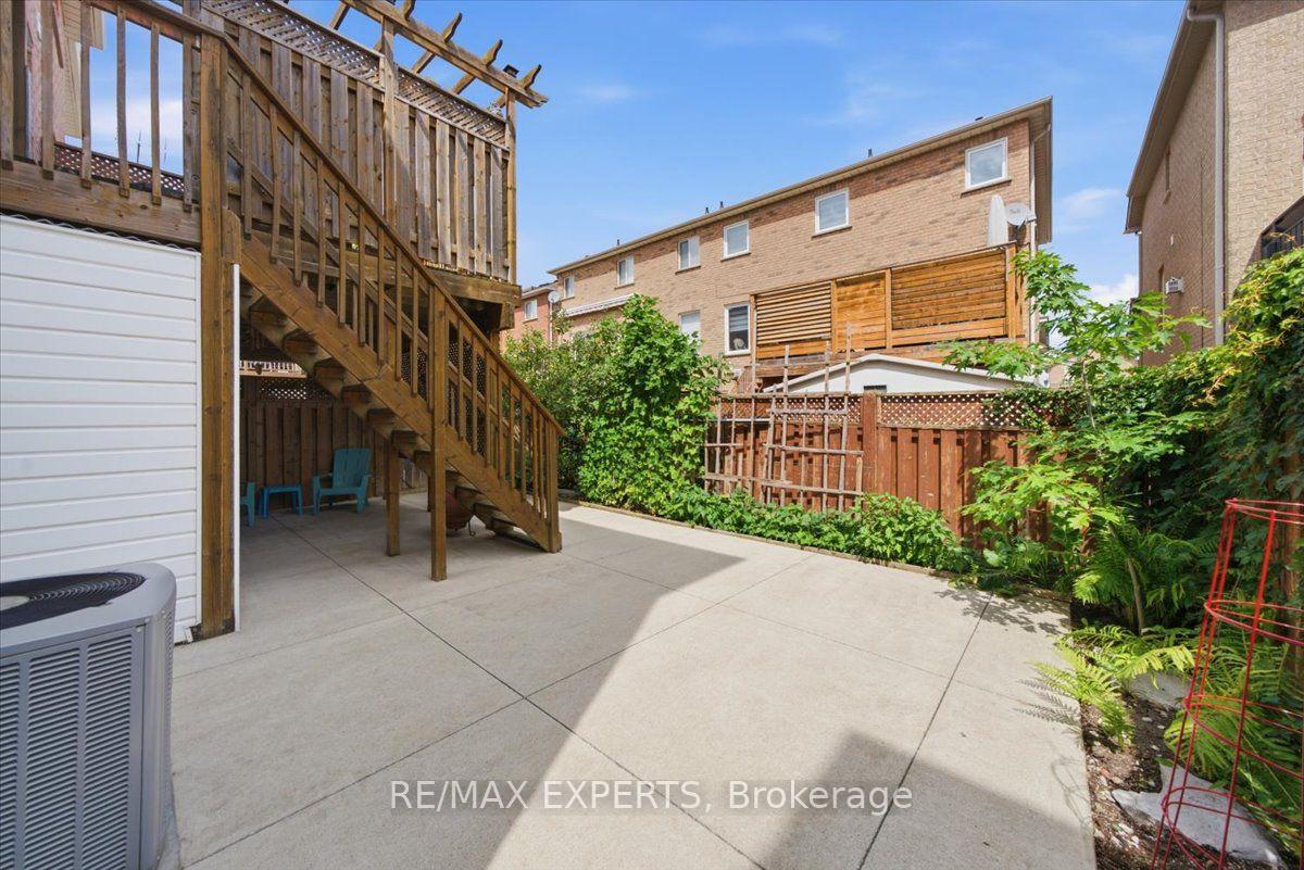 Photo 44 of 64 Knoll Haven Circle, Caledon, Bolton North — HOMEH