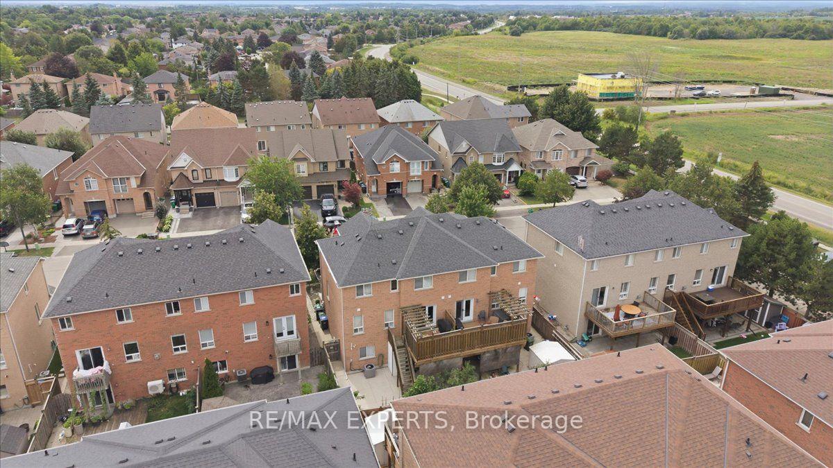Photo 45 of 64 Knoll Haven Circle, Caledon, Bolton North — HOMEH