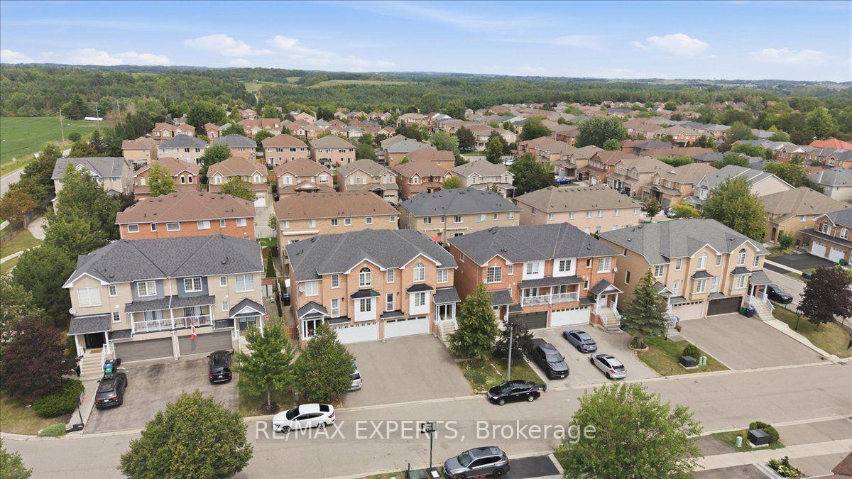 Photo 46 of 64 Knoll Haven Circle, Caledon, Bolton North — HOMEH