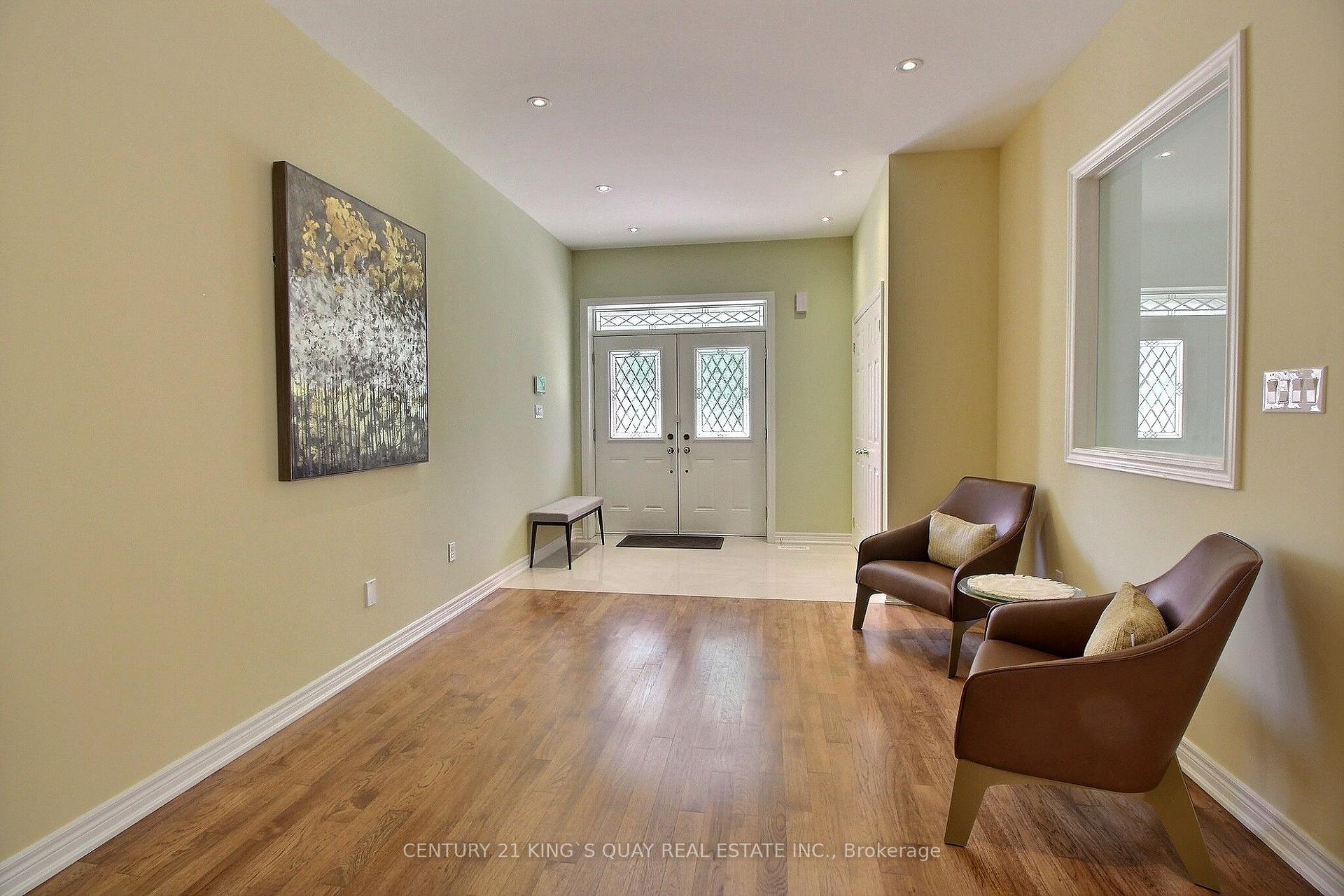Photo 2 of 10 Coakwell Drive, Markham, Box Grove — HOMEH